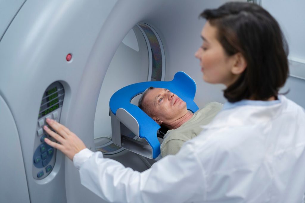 MRI スキャン